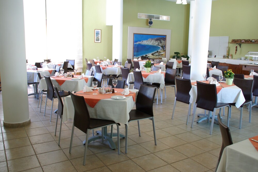 

Milano - Pissouri - Hylatio Tourist Village
