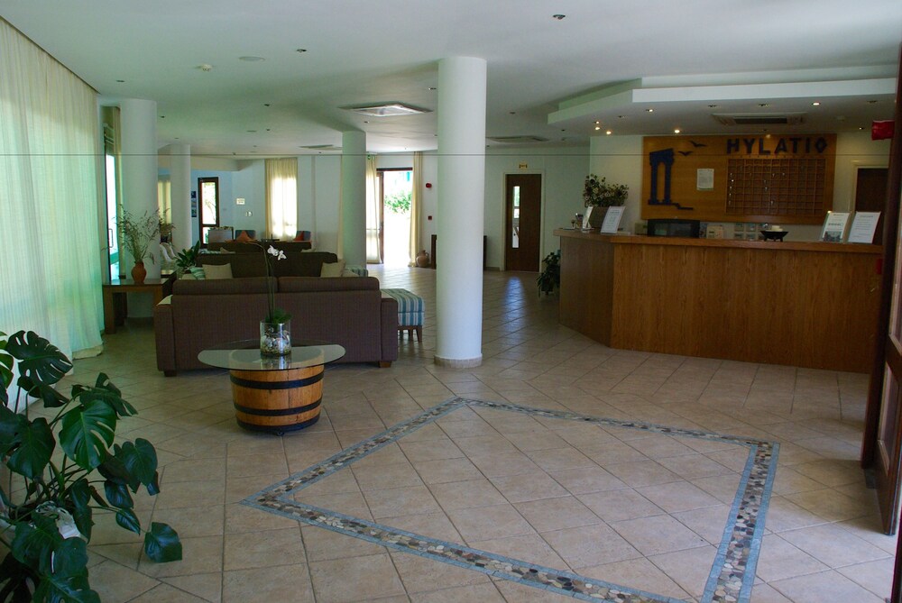 

Roma - Pissouri - Hylatio Tourist Village