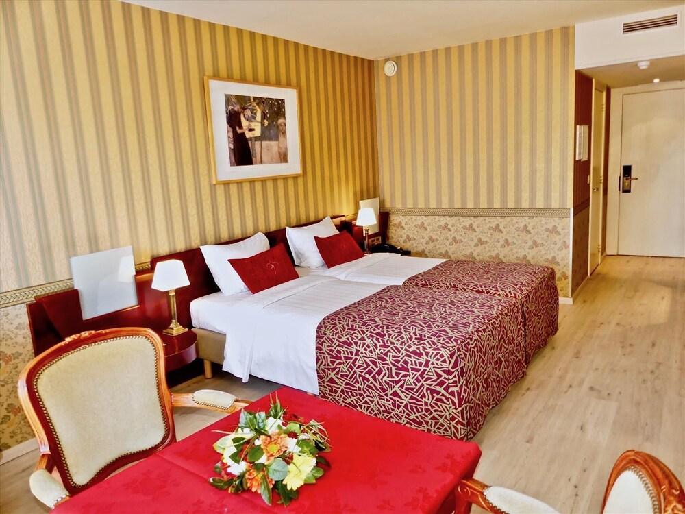 

Bologna - Oostkamp - Golden Tulip Hotel De Medici