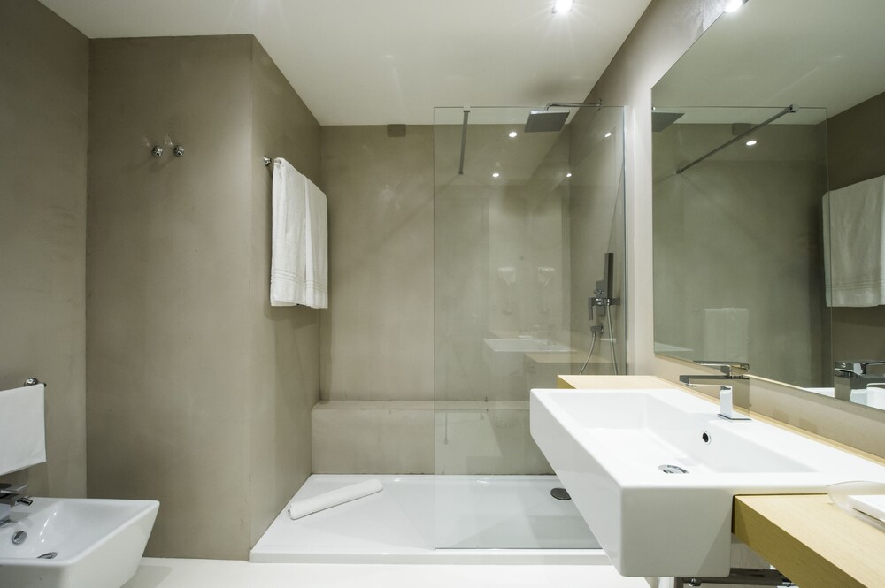 

Bologna - Sicilia, Mare Italia - B&B HOTEL Trapani Crystal
