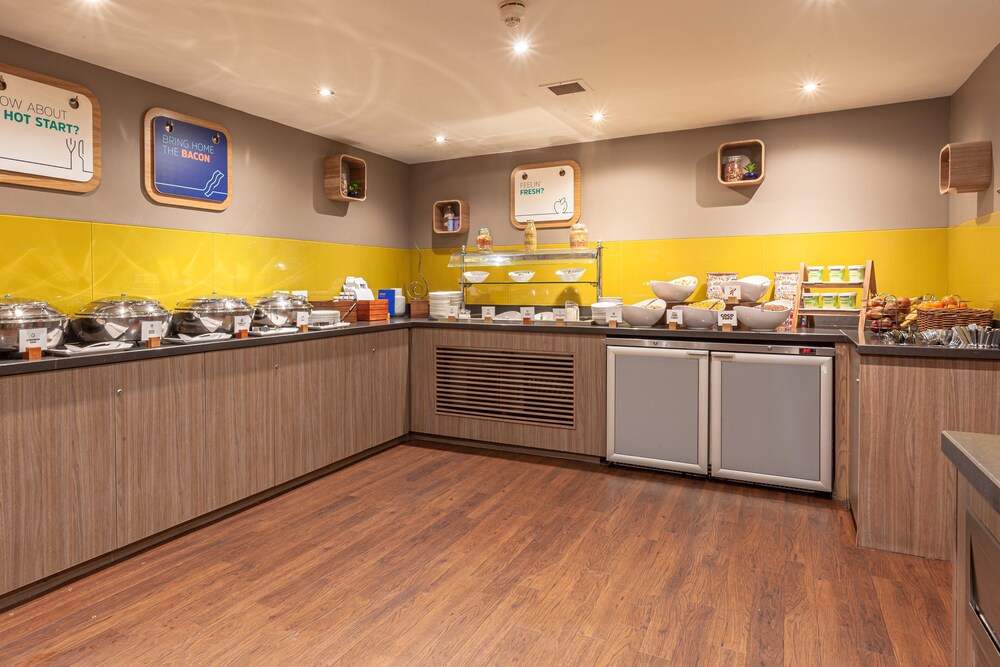 

Roma - Edimburgo - Holiday Inn Express Edinburgh Airport, an IHG Hotel