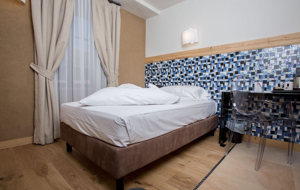 

Genova - Cavalese - Hotel Orso Grigio