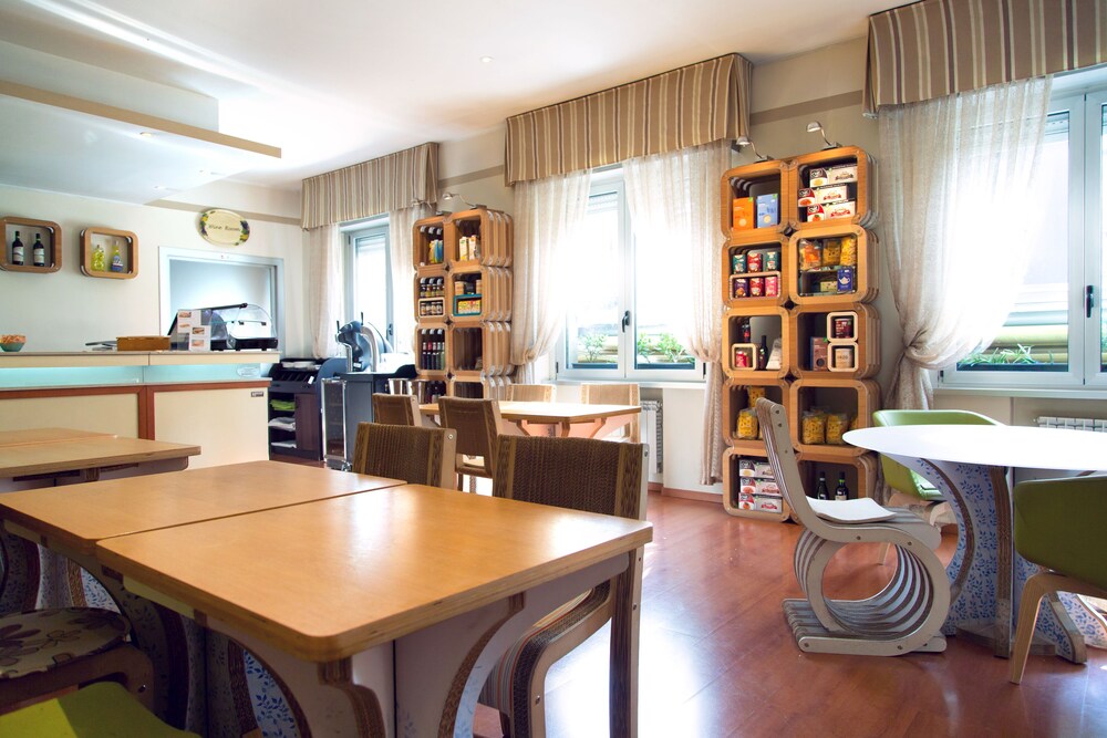 

Napoli - Paderno Dugnano - eco Hotel Milano & BioRiso Restaurant