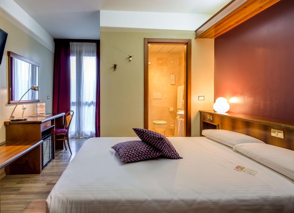 

Milano - Ivrea - La Villa - Sure Hotel Collection by Best Western