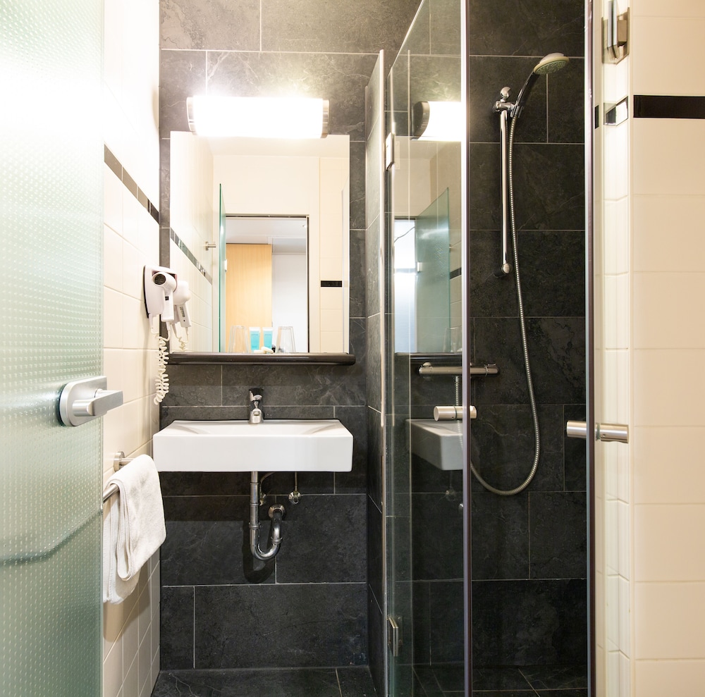 

Genova - Zaandam - Bastion Hotel Amsterdam Noord