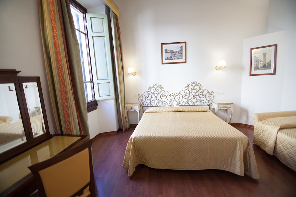 

Napoli - Toscana, Italia - Residenza Hotel Cimabue