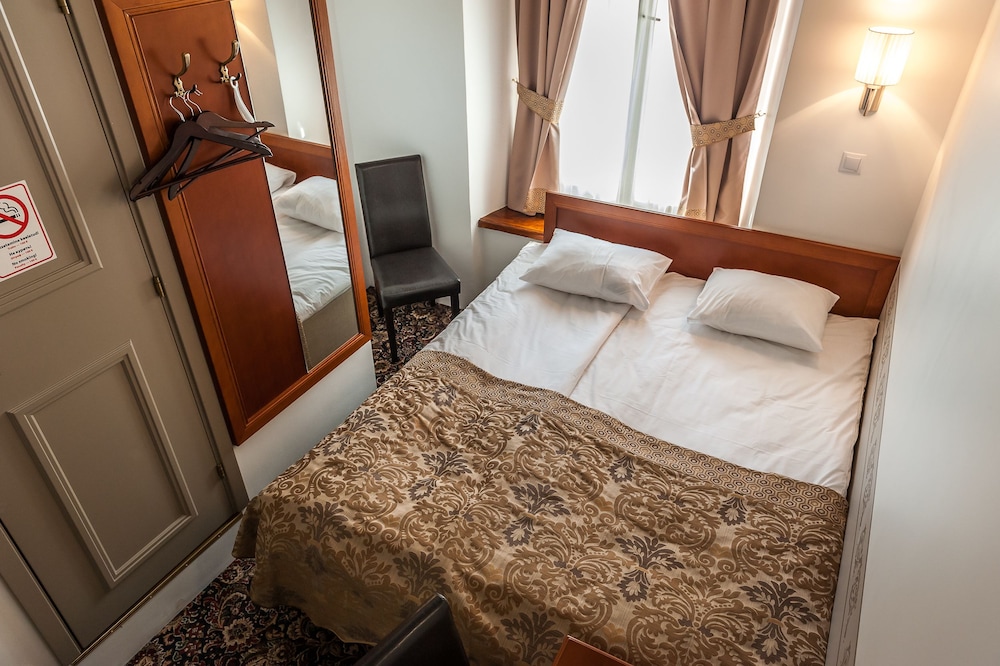 

Verona - Tallinn - Three Crowns Residents