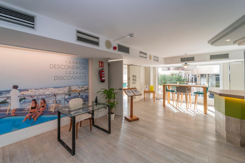 

Napoli - Mahon - ARTIEM Capri Hotel