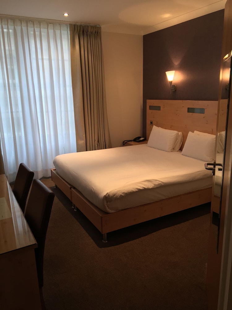 

Roma - Glasgow - Artto Hotel