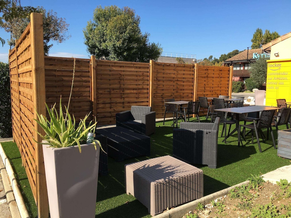 

Roma - Aubagne - Kyriad Direct Marseille Est La Valentine