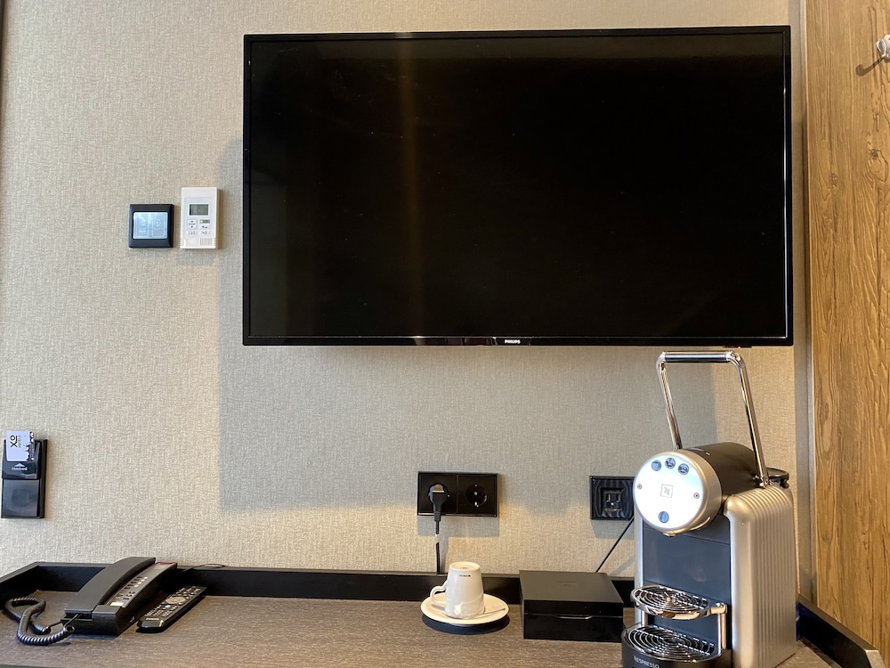 

Napoli - Zaandam - XO Hotels Infinity
