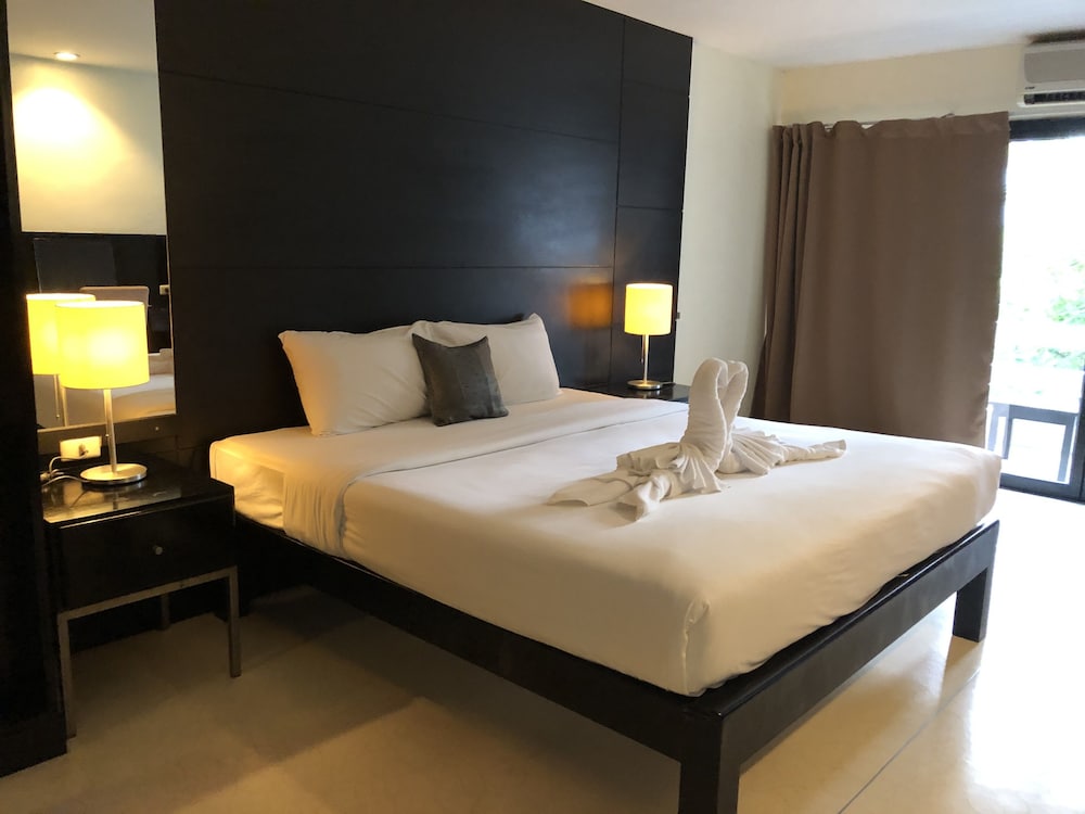 

Roma - Ban Bang Po - Koh Samui - Amarin Samui Hotel - SHA Plus Certified