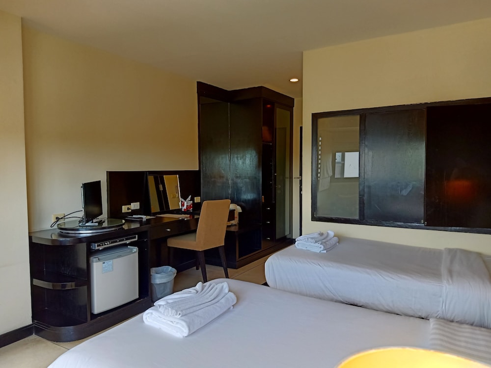 

Napoli - Ban Bang Po - Koh Samui - Amarin Samui Hotel - SHA Plus Certified