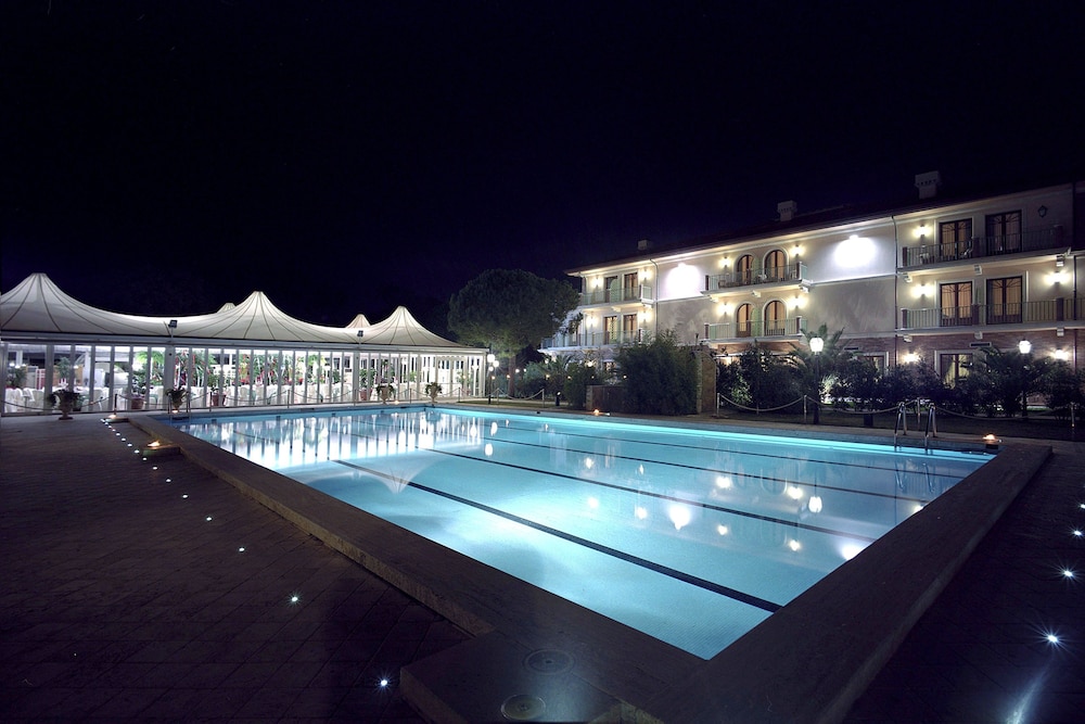 

Milano - Forte dei Marmi - Park Hotel Villa Ariston