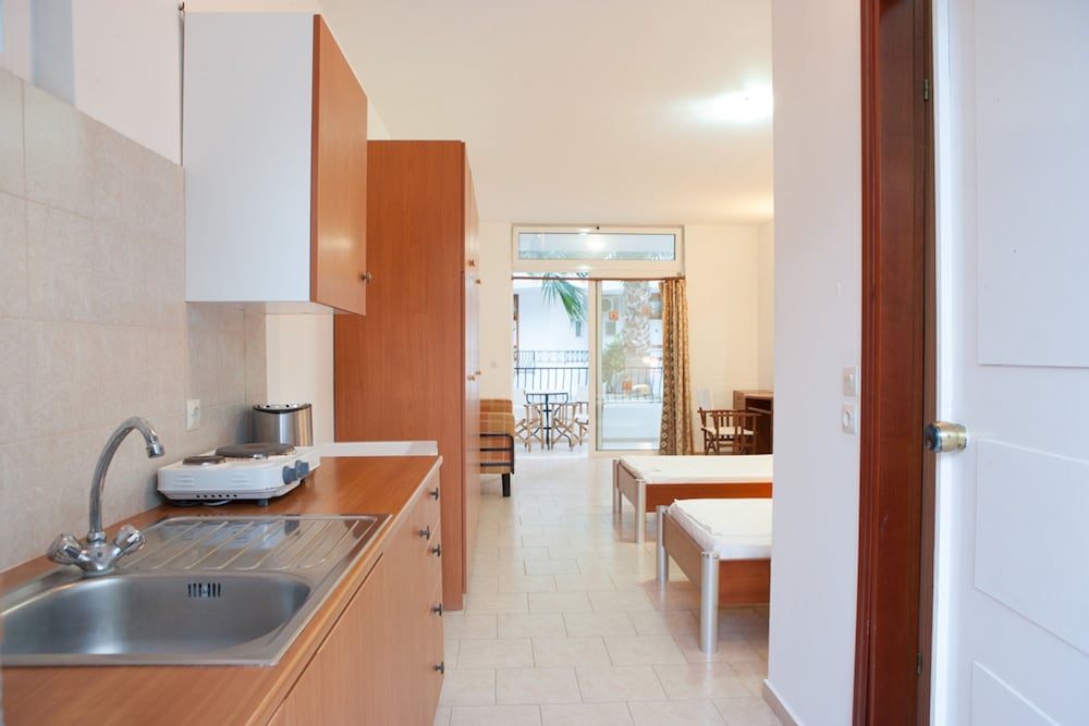 

Roma - Lindos - Coliseum Studios & Apartments