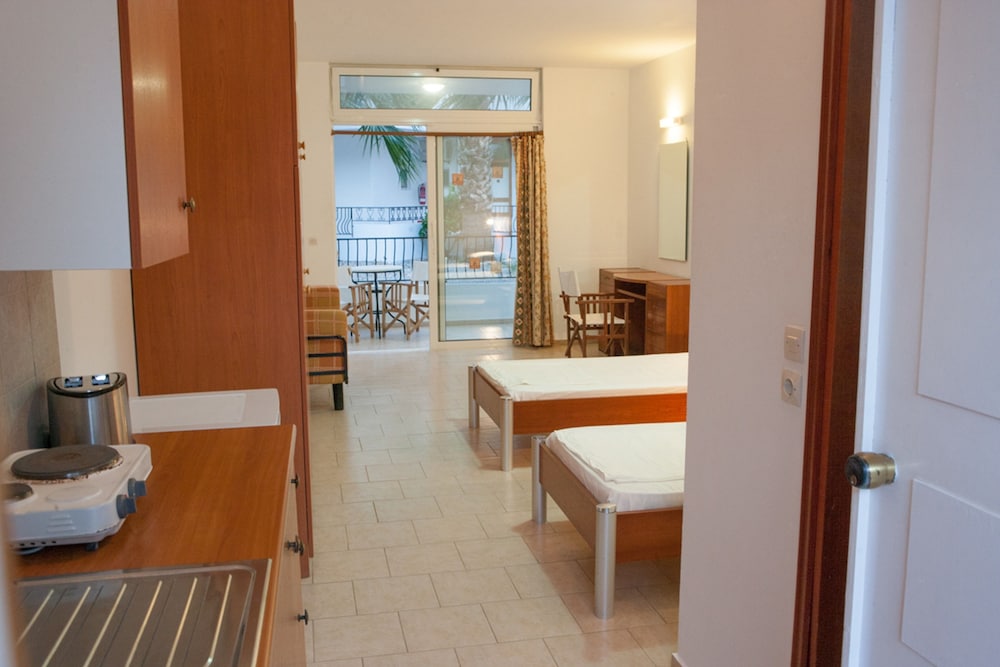 

Venezia - Lardos - Coliseum Studios & Apartments