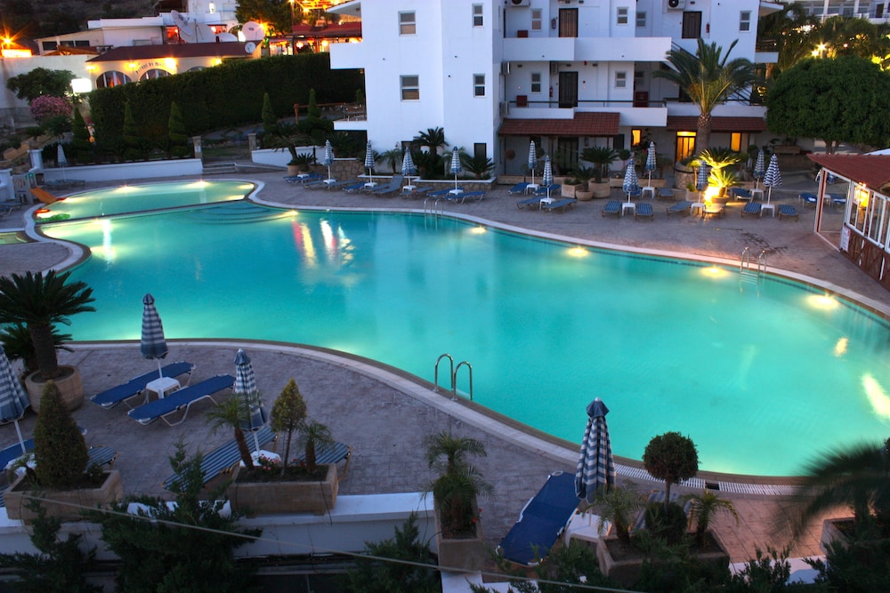 

Roma - Lindos - Coliseum Studios & Apartments