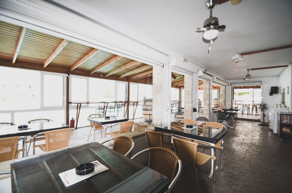 

Roma - Lindos - Coliseum Studios & Apartments