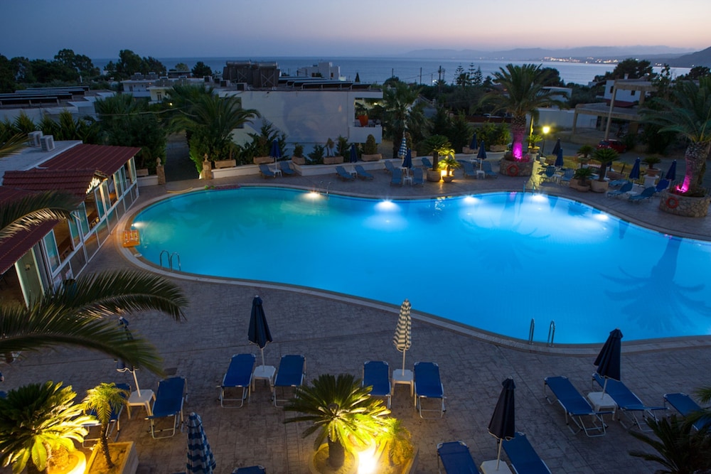 

Roma - Lindos - Coliseum Studios & Apartments