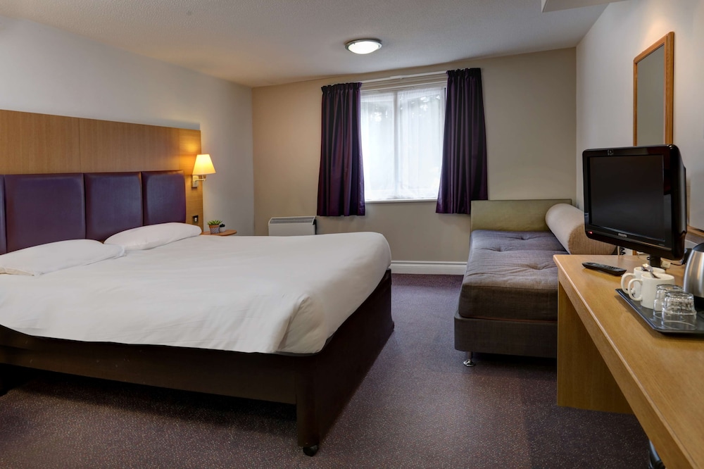 

Pisa - Kingston Upon Thames - Orchid Epsom; Sure Hotel Collection by Best Western