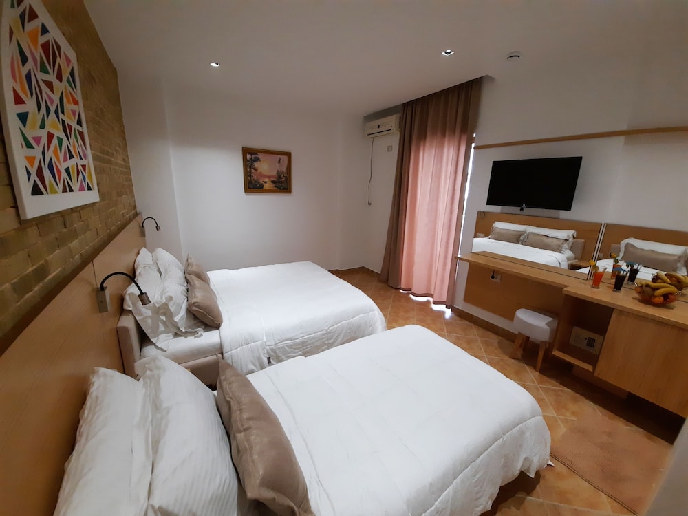 

Trieste - Sarandë - Hotel Piccolino