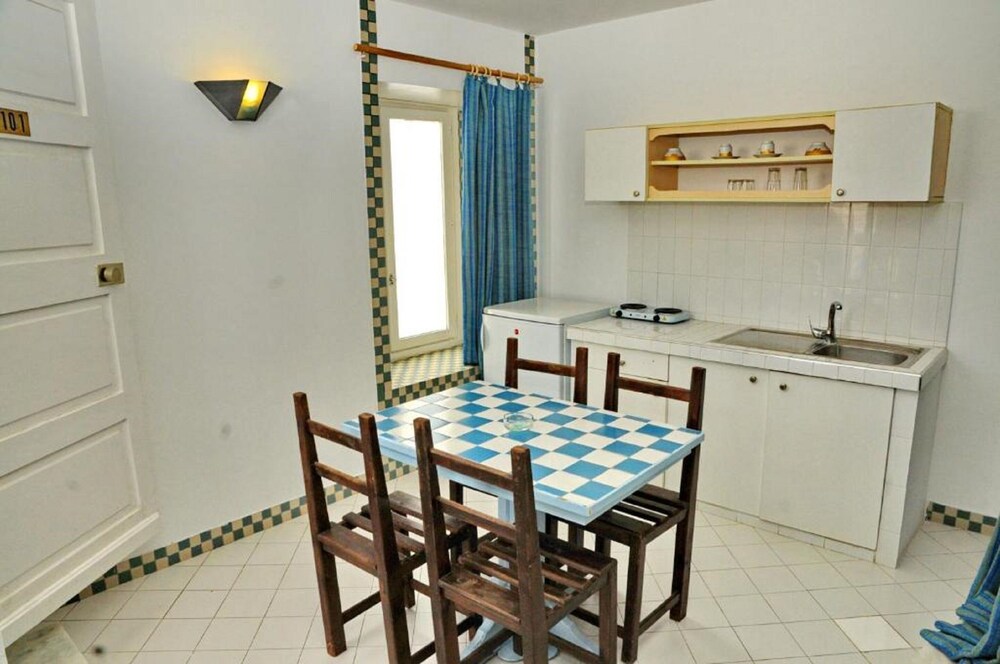 

Napoli - Inezgane - Appart-Hôtel Tagadirt