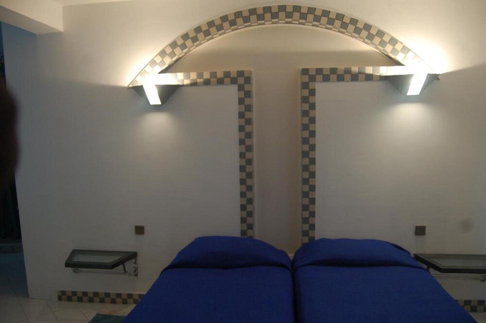 

Napoli - Inezgane - Appart-Hôtel Tagadirt