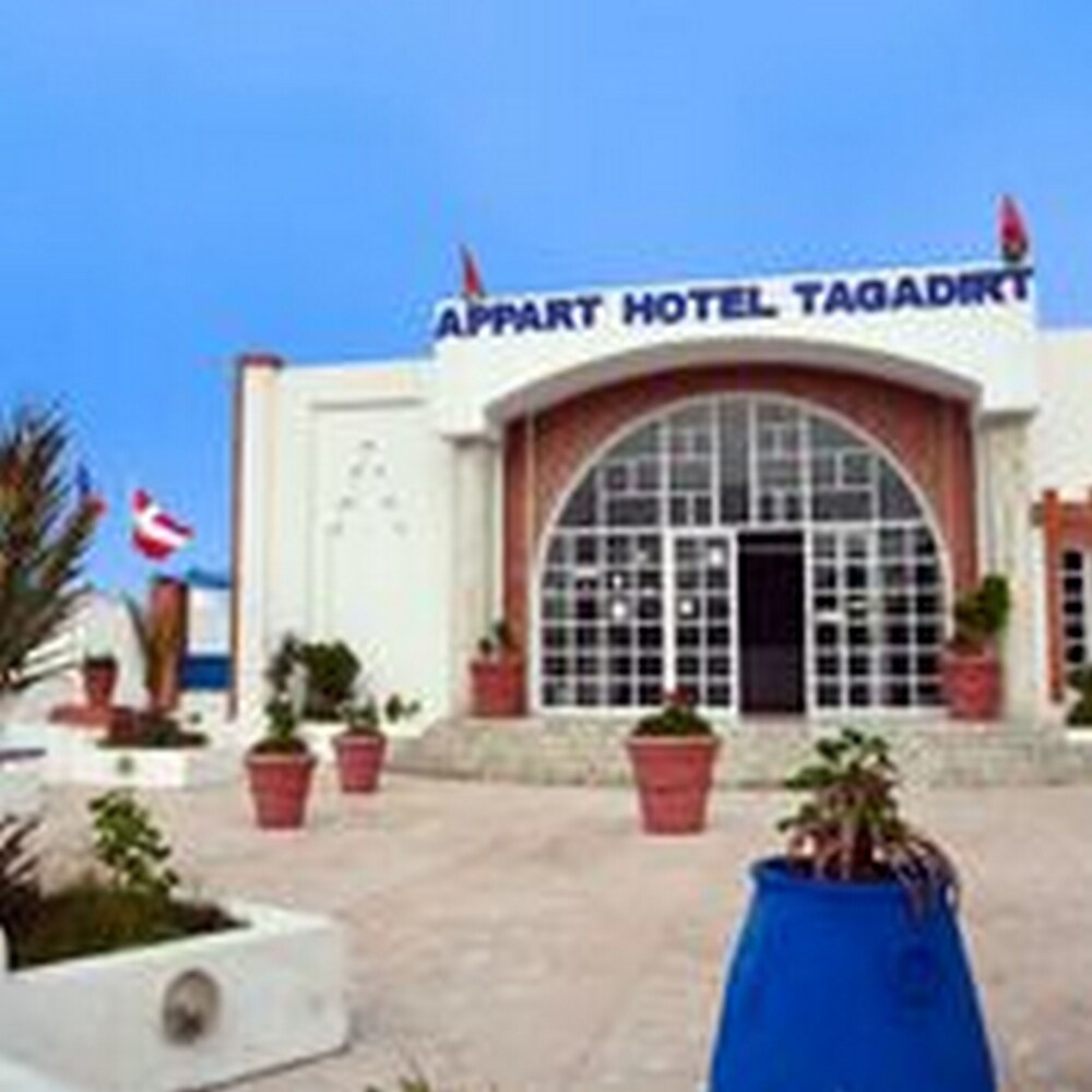 

Napoli - Inezgane - Appart-Hôtel Tagadirt