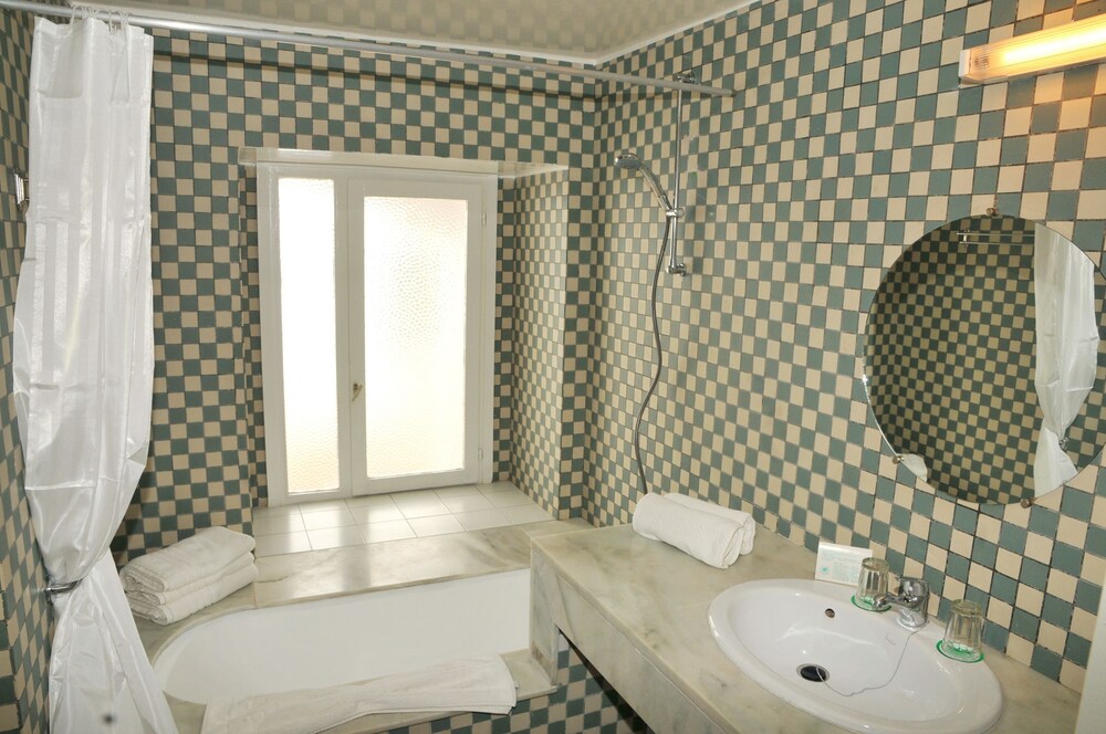 

Napoli - Inezgane - Appart-Hôtel Tagadirt
