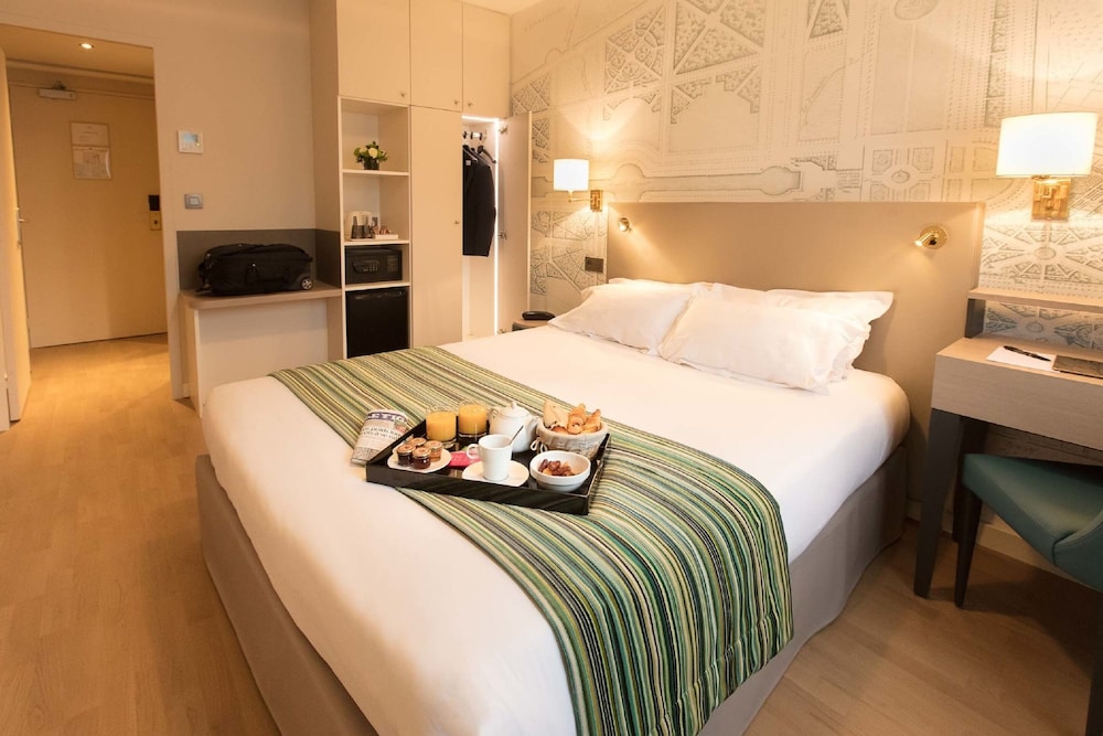

Roma - Palaiseau - Hotel Montbriand Antony - Ancien Alixia