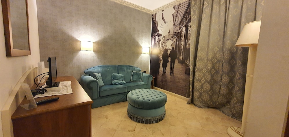 

Palermo - Lido Adriano - Hotel Classensis