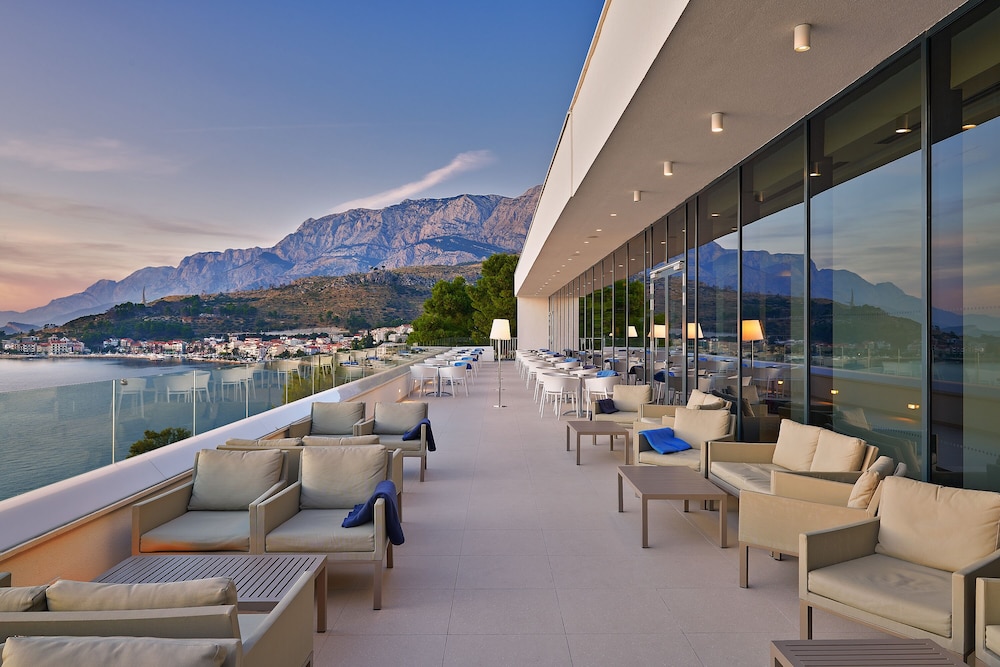 

Roma - Makarska - Medora Auri Family Beach Resort