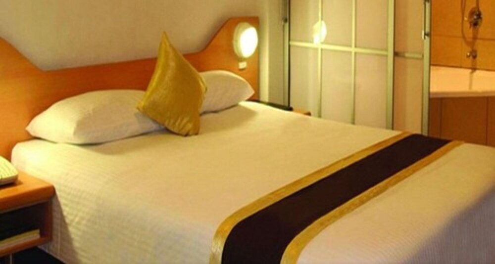 

Milano - Suva - Peninsula International Hotel