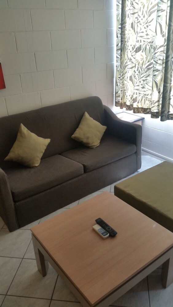 

Roma - Suva - Peninsula International Hotel