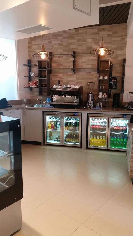 

Roma - Suva - Peninsula International Hotel