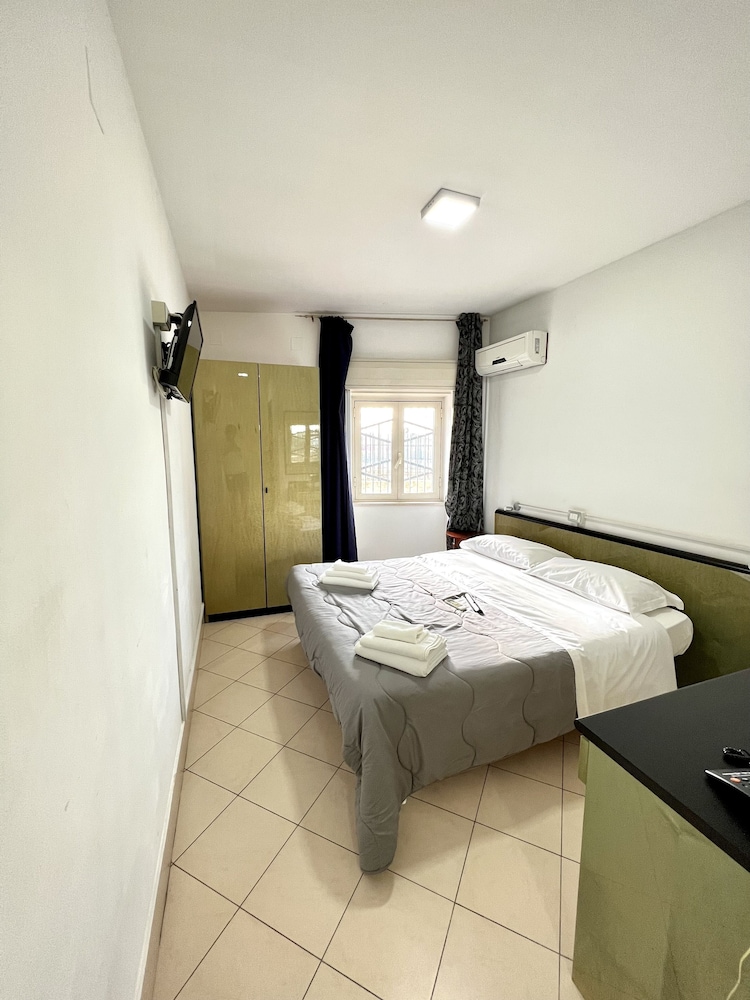 

Bologna - Siracusa - Hotel Como