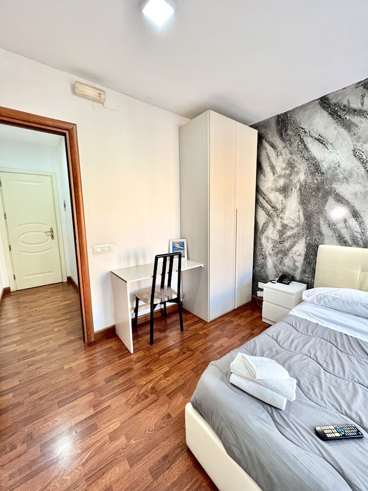 

Milano - Arenella - Hotel Como
