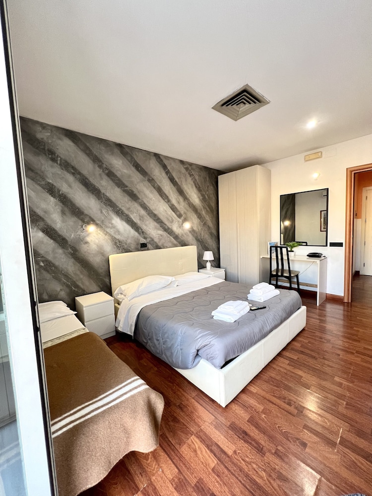 

Genova - Siracusa - Hotel Como