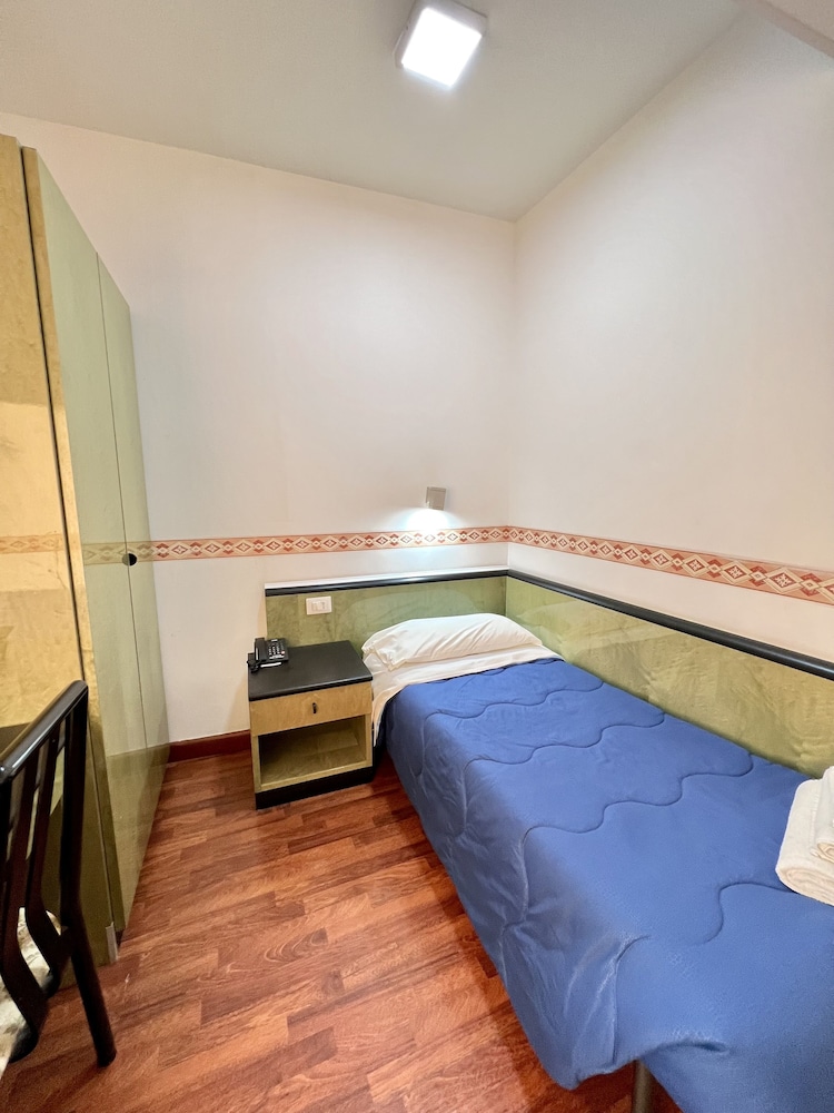 

Bologna - Siracusa - Hotel Como
