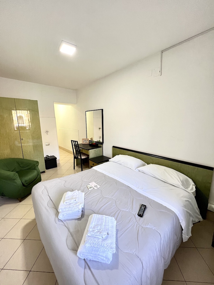 

Genova - Siracusa - Hotel Como