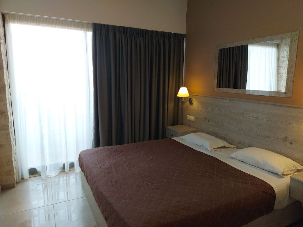 

Bari - Malevizi - The Santo George Beach Resort