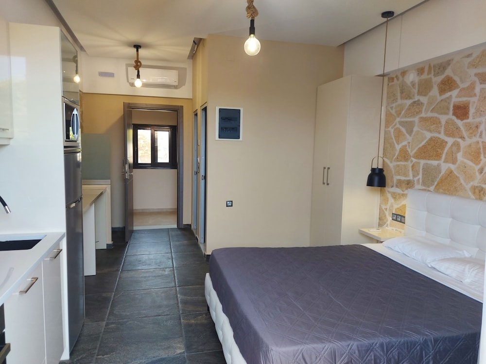 

Genova - Heraklion - The Santo George Beach Resort