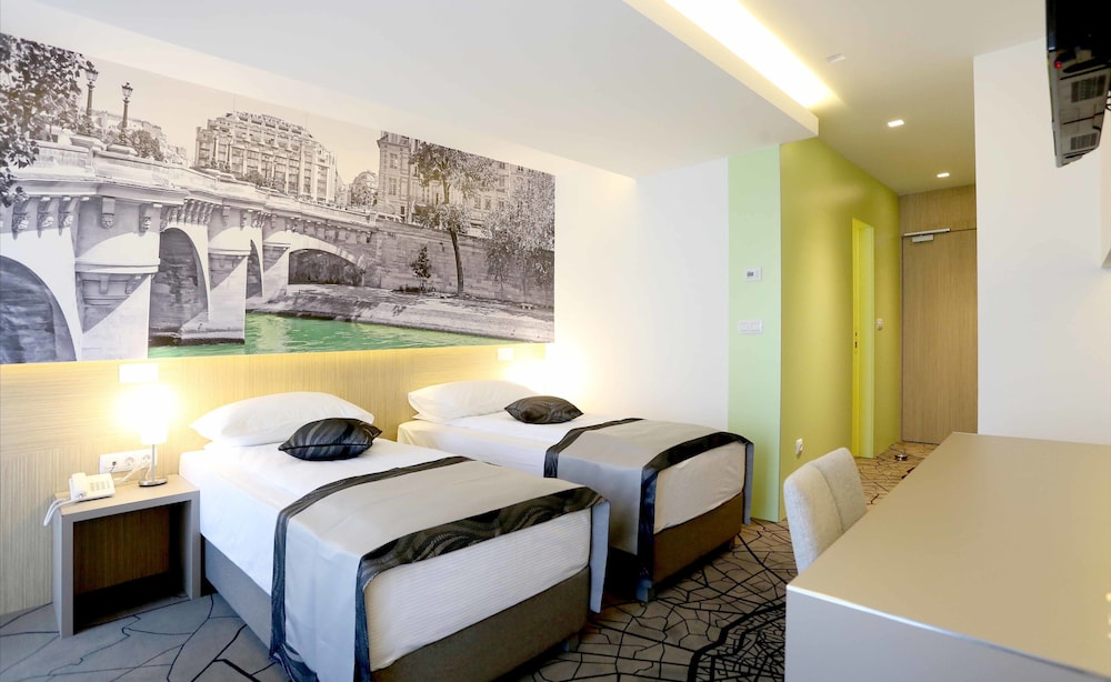 

Milano - Lukavica - Hotel Grad