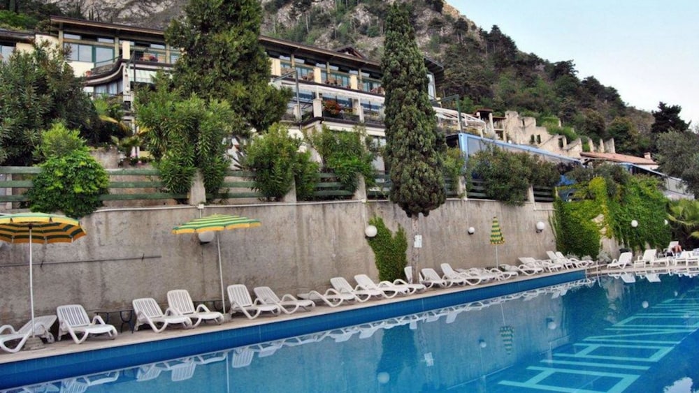 

Napoli - Malcesine - Centro Vacanze La Limonaia
