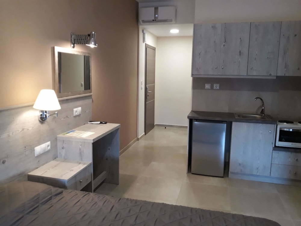 

Bari - Amoudara Herakliou - The Santo George Beach Resort
