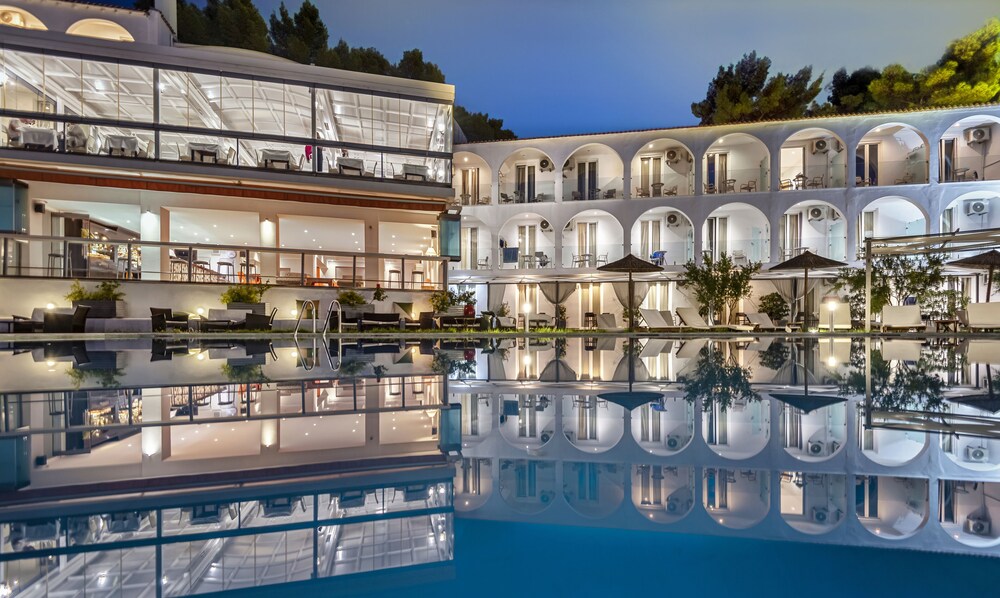 

Napoli - Skiathos, Isole Greche - Hotel Punta
