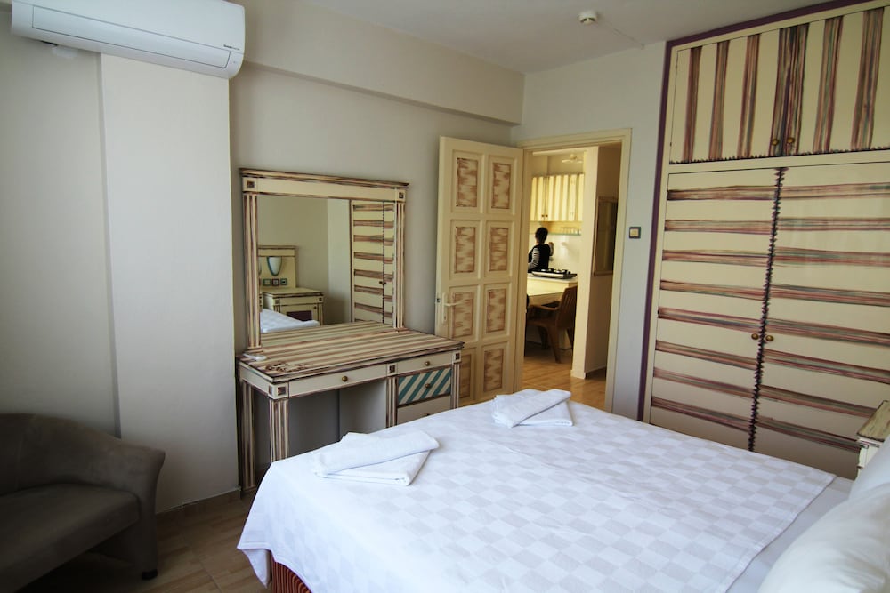 

Milano - Çeşme - Cicek Apart Hotel