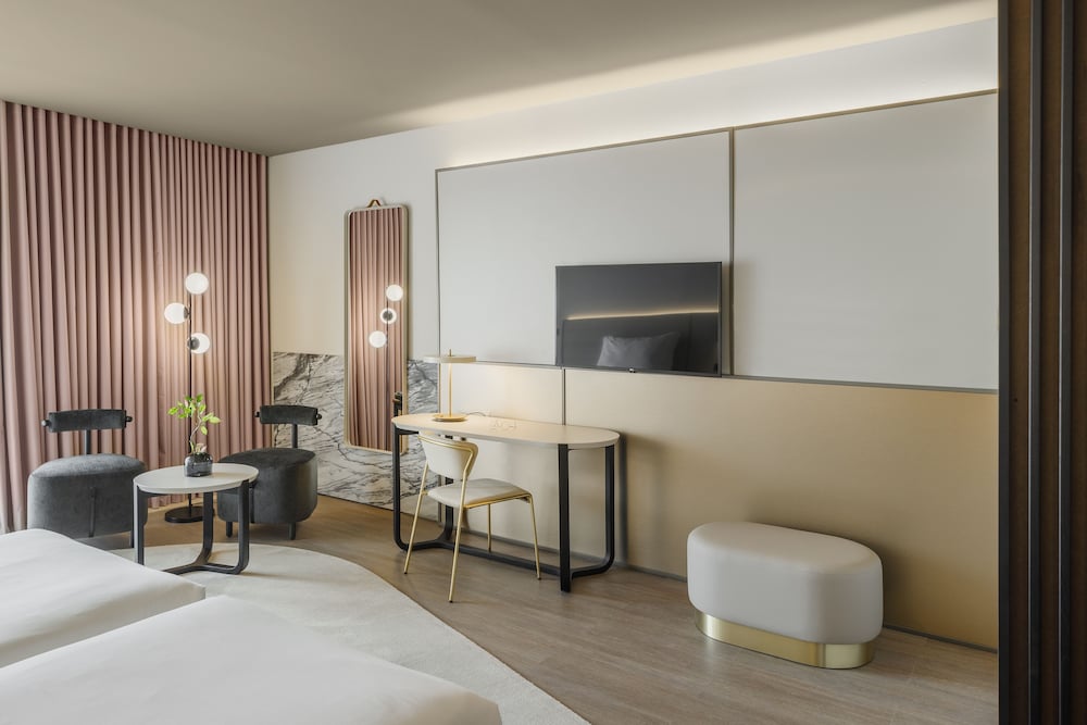 

Roma - Ponta Delgada, Azzorre - Azoris Royal Garden – Leisure & Conference Hotel