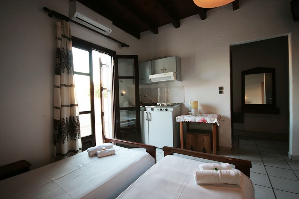 

Verona - Soúda - Chania Rooms