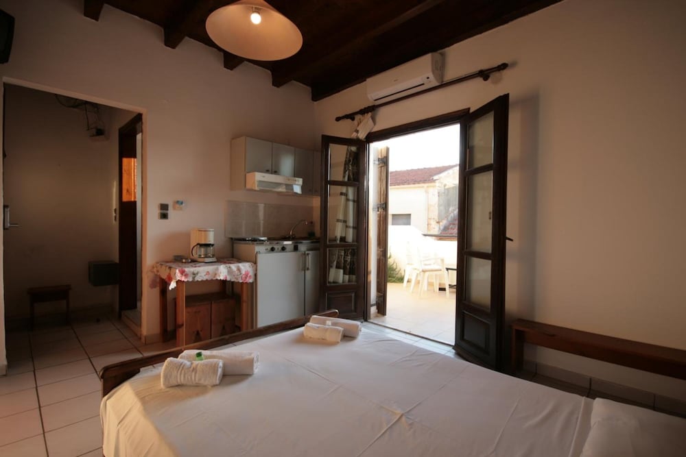 

Pisa - Soúda - Chania Rooms